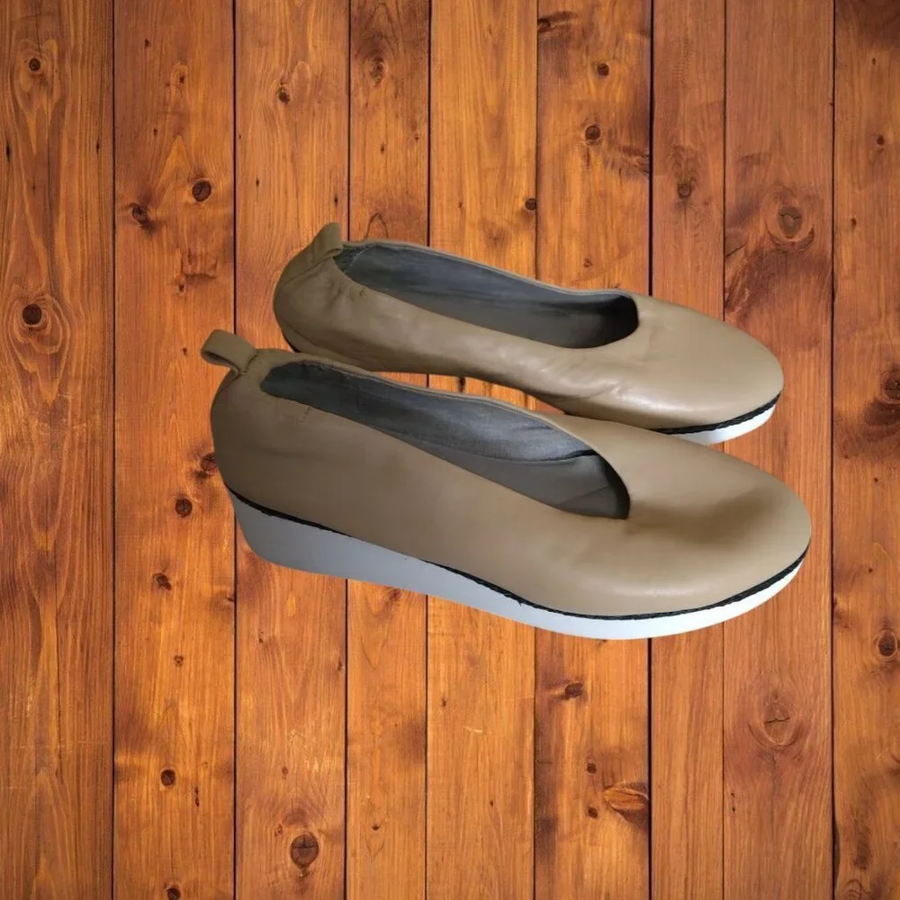 Com + Sens Breanne Beige Slip On Leather Wedge Leather Loafers Size 10 Neutral